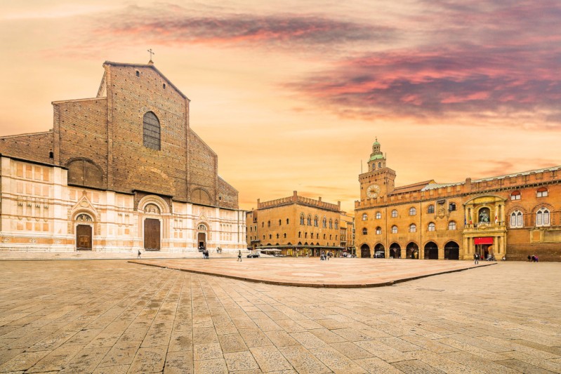03 piazza maggiore a bologna