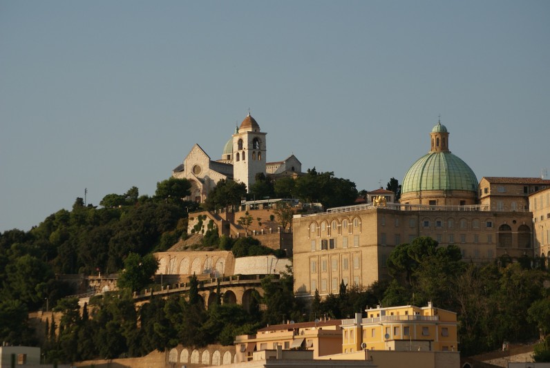 italy-322055_1920 ancona, marche