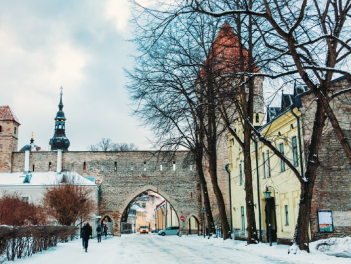 2ca-ss_tallinn-gate-del-castello-di-toompea_1379270867_y23tu9
